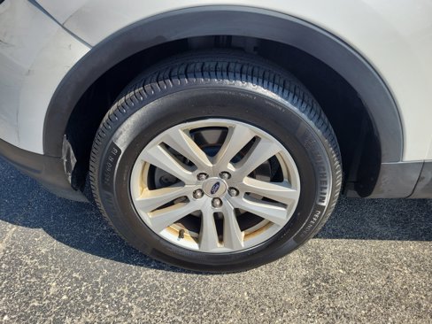 Used 2018 Ford Explorer XLT w/ Equipment Group 202A image 9