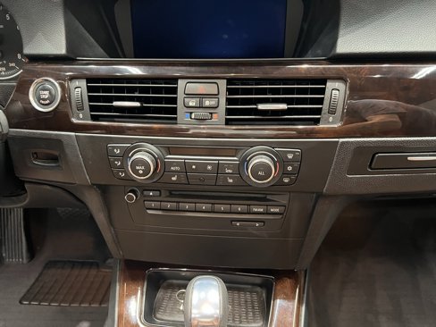 Used 2012 BMW 328i Convertible image 26