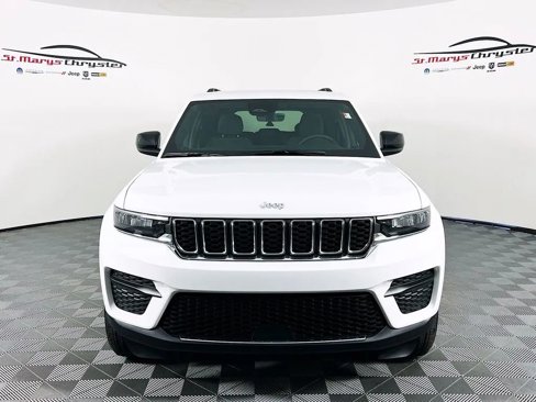 New 2025 Jeep Grand Cherokee Laredo X w/ Luxury Tech Group I image 3
