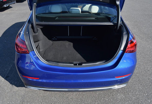 Used 2022 Mercedes-Benz C 300 4MATIC Sedan image 12