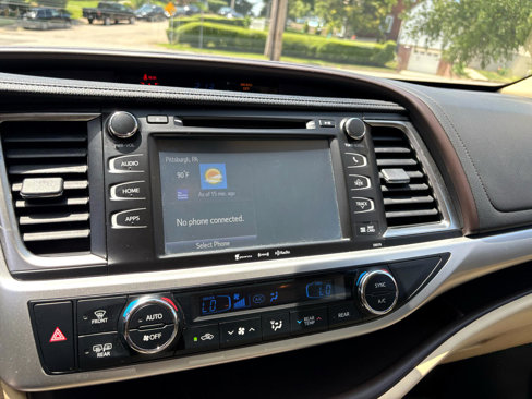 Used 2017 Toyota Highlander XLE image 29