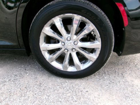Used 2015 Chrysler 300 C image 12
