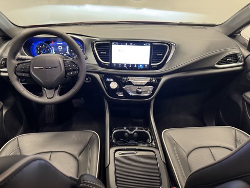 New 2026 Chrysler Pacifica Limited w/ S Appearance Package image 18