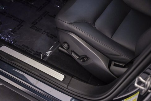 Certified 2025 Volvo XC60 B5 Core w/ Protection Package Premier image 21