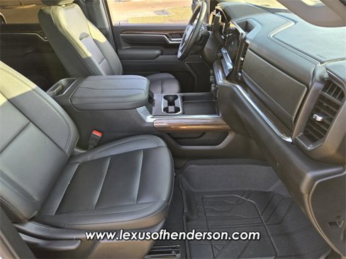 Used 2025 Chevrolet Silverado 2500 LT w/ Z71 Chrome Sport Edition image 18