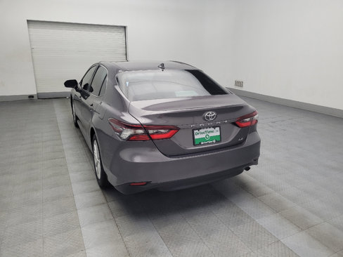 Used 2021 Toyota Camry LE image 5