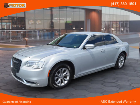 Used 2019 Chrysler 300 Touring image 1