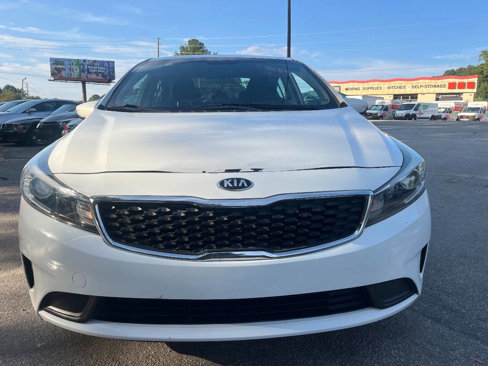 Used 2018 Kia Forte S image 2