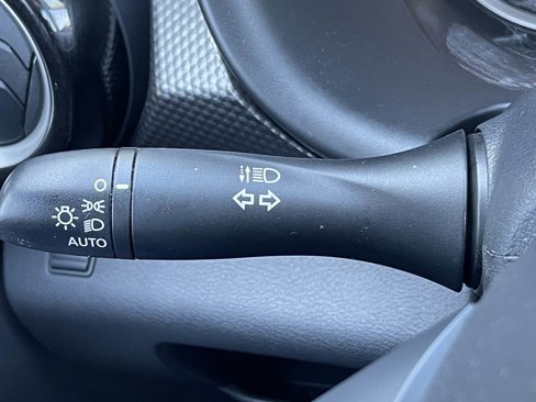Used 2018 Nissan Kicks SV image 48