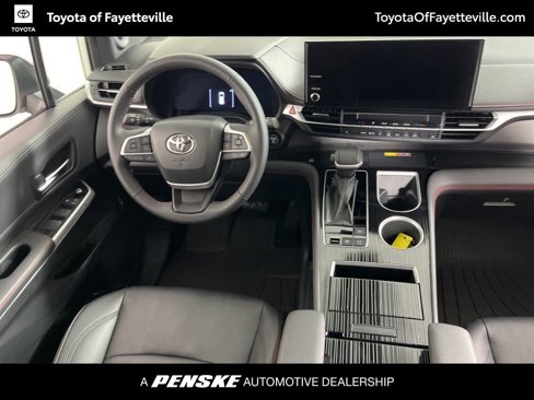 Certified 2025 Toyota Sienna XSE image 5