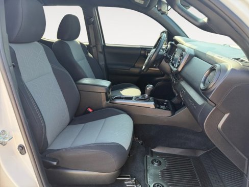 Used 2021 Toyota Tacoma TRD Sport image 10