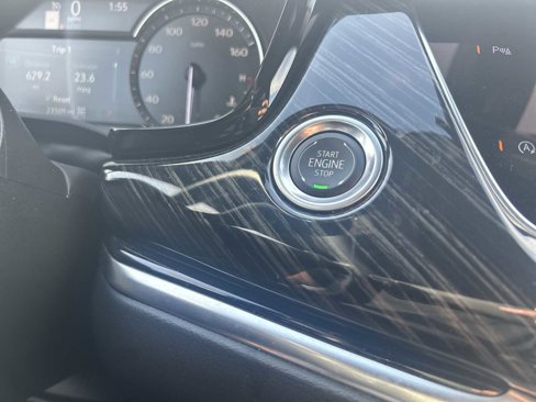 Certified 2025 Cadillac XT6 Premium Luxury image 17