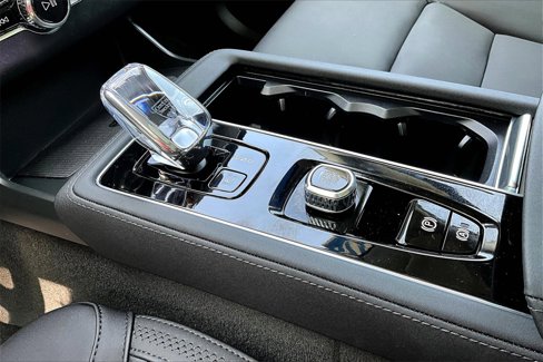 Certified 2025 Volvo XC90 B5 Core w/ Climate Package image 15