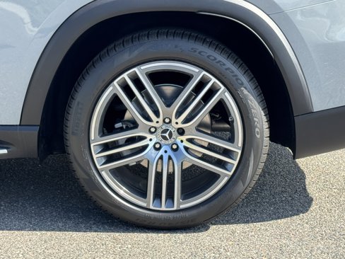 New 2026 Mercedes-Benz GLS 450 4MATIC image 16