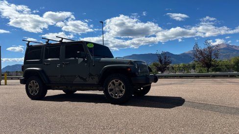 Used 2015 Jeep Wrangler Unlimited Rubicon w/ Max Tow Package image 18