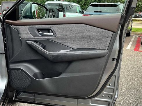 Certified 2022 Nissan Rogue SV image 12