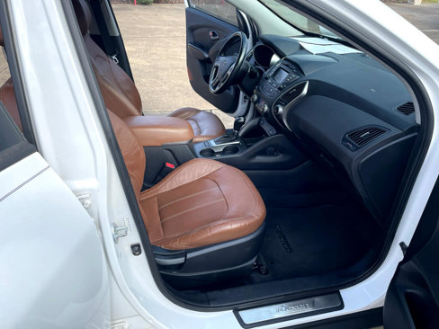 Used 2015 Hyundai Tucson Limited image 12