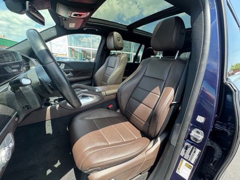 Used 2021 Mercedes-Benz GLS 450 4MATIC image 2