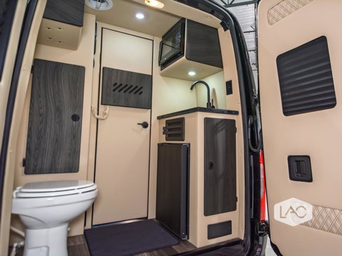 Used 2025 Mercedes-Benz Sprinter 3500 image 21