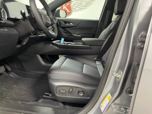 New 2026 Chevrolet Equinox LT w/ Convenience Package II image 11
