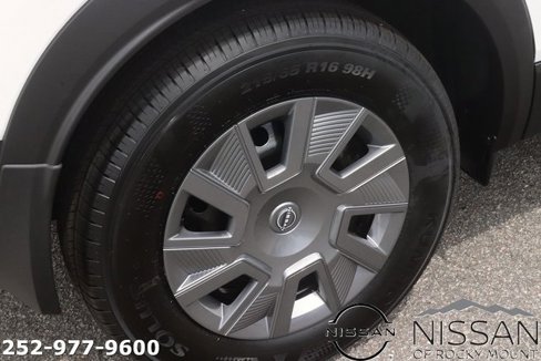 Used 2025 Nissan Kicks S image 8