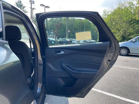 Used 2015 Ford Focus SE image 30