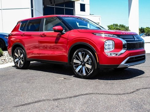 New 2025 Mitsubishi Outlander SE image 3