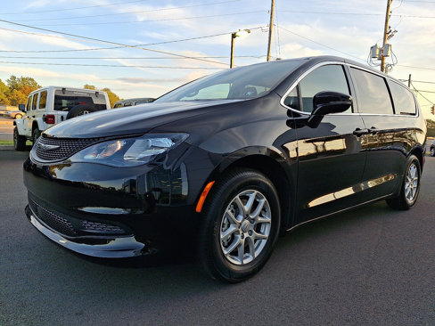 New 2026 Chrysler Voyager LX image 2