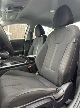 Used 2021 Hyundai Elantra SE image 13