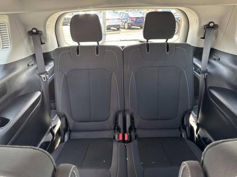 Used 2023 Jeep Grand Cherokee L Laredo image 22