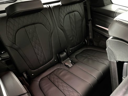 New 2026 BMW ALPINA XB7 image 28