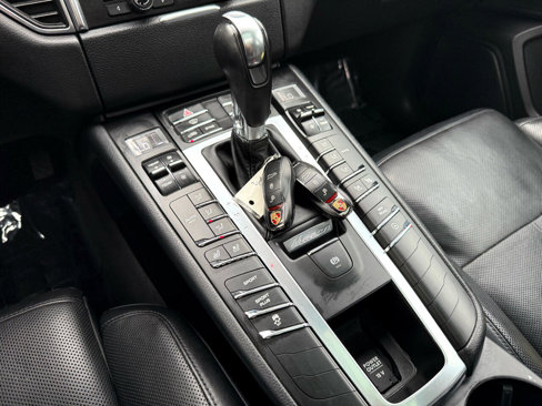 Used 2016 Porsche Macan S image 31
