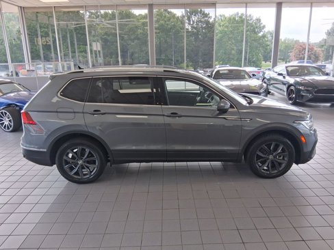 Used 2022 Volkswagen Tiguan SE image 6
