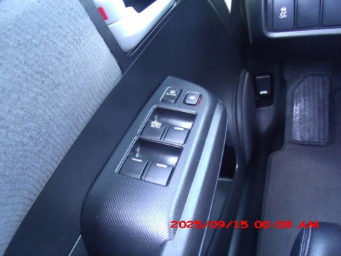 Used 2014 Honda Insight EX image 10