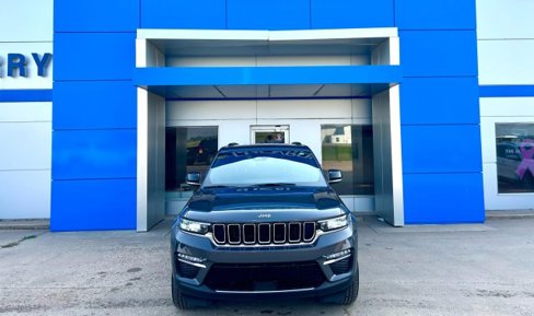 Used 2024 Jeep Grand Cherokee Limited image 7