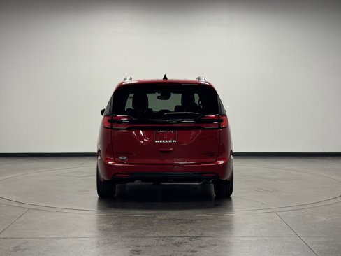 New 2026 Chrysler Pacifica Limited w/ S Appearance Package image 7