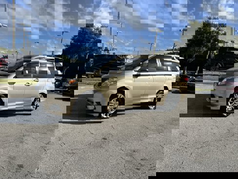 Used 2014 Toyota Sienna XLE image 3