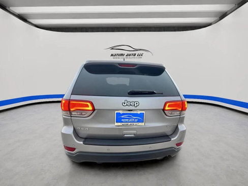 Used 2018 Jeep Grand Cherokee Laredo image 6