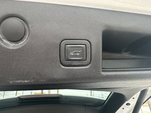 Used 2023 Chevrolet Equinox LT image 31