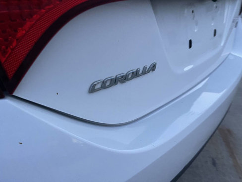 Used 2018 Toyota Corolla LE image 28