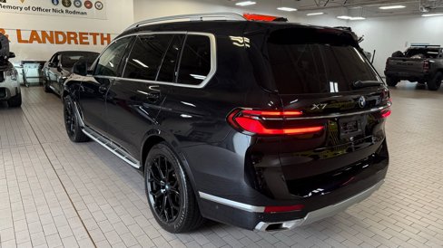 Used 2025 BMW X7 xDrive40i image 22