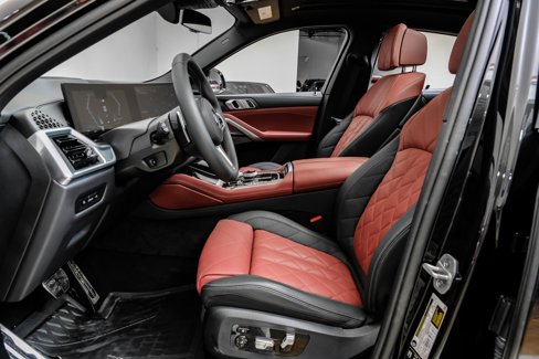 Used 2025 BMW X6 M60i w/ Executive Package image 4