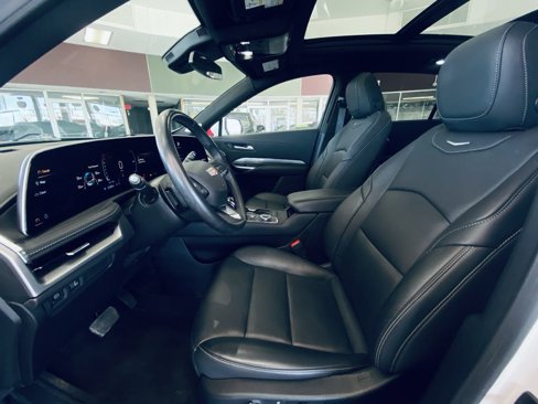 Used 2024 Cadillac XT4 Premium Luxury image 30