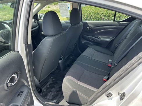 Used 2017 Nissan Versa SV image 7