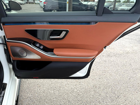 Used 2022 Mercedes-Benz S 500 4MATIC image 16