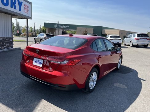 Used 2025 Toyota Camry LE image 12
