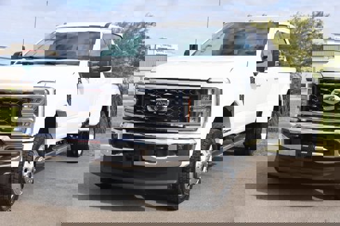 Used 2025 Ford F450 Lariat image 5