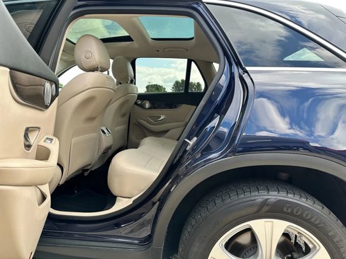 Used 2018 Mercedes-Benz GLC 300 4MATIC image 16