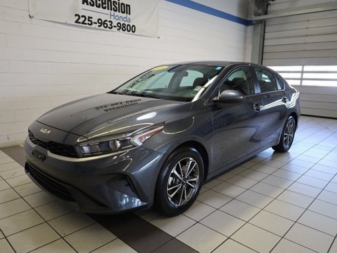 Used 2024 Kia Forte LXS image 2