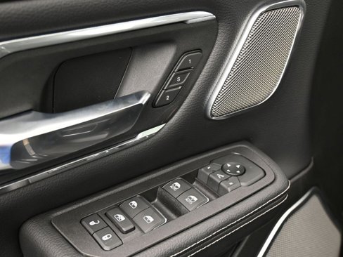 Used 2025 RAM 1500 Laramie w/ Night Edition image 19